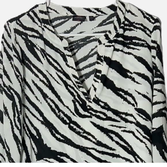 ❤️❤️ Rafaella Womens long roll tab sleeve animal print tunic blouse❤️❤️ - Picture 3 of 4
